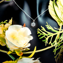 Load image into Gallery viewer, Classic Round Brilliant Cut Pendant